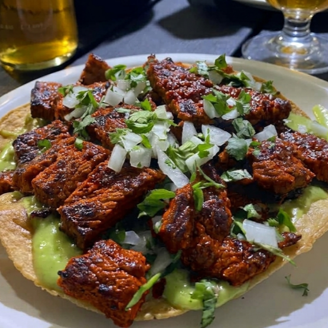 TOSTADA DE CECINA ENCHILADA