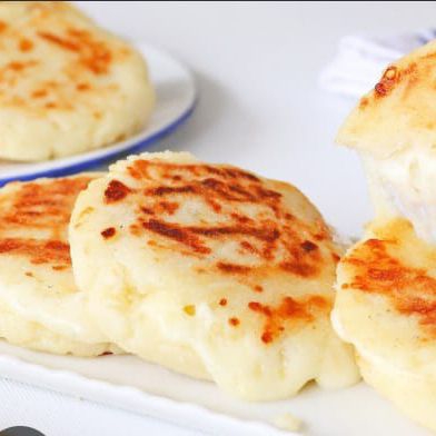 Arepas Asadas con Huevo