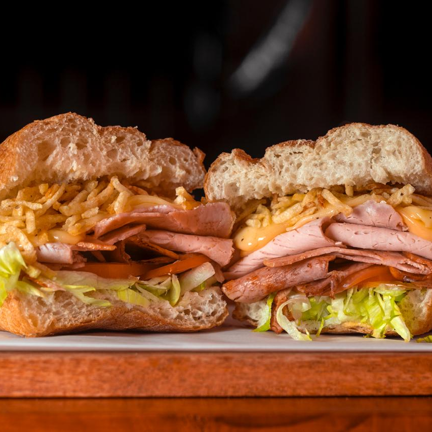 Sándwich Clásico Lomito Ahumado con Queso Junior