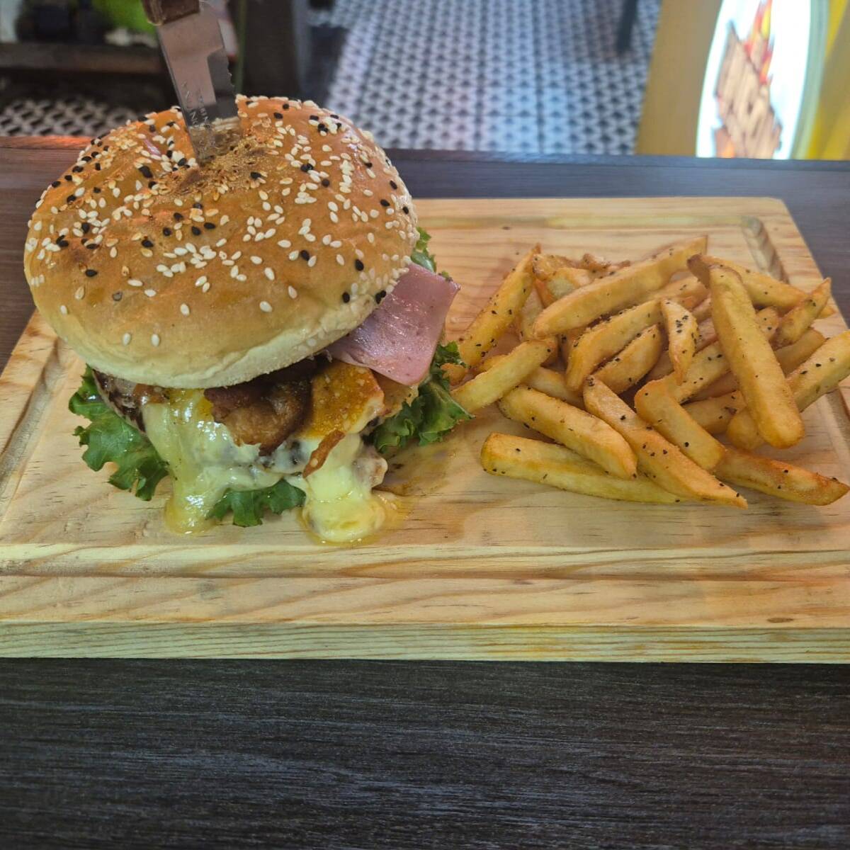 HAMBURGUESA TRADICIONAL