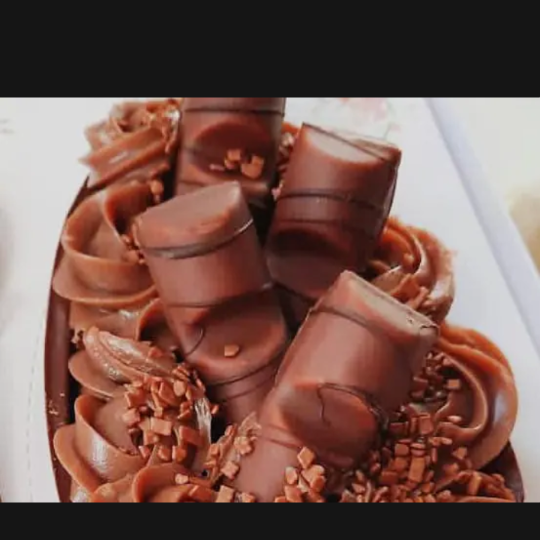 Casca de chocolate creme de chocolate Nutella e kinder Bueno