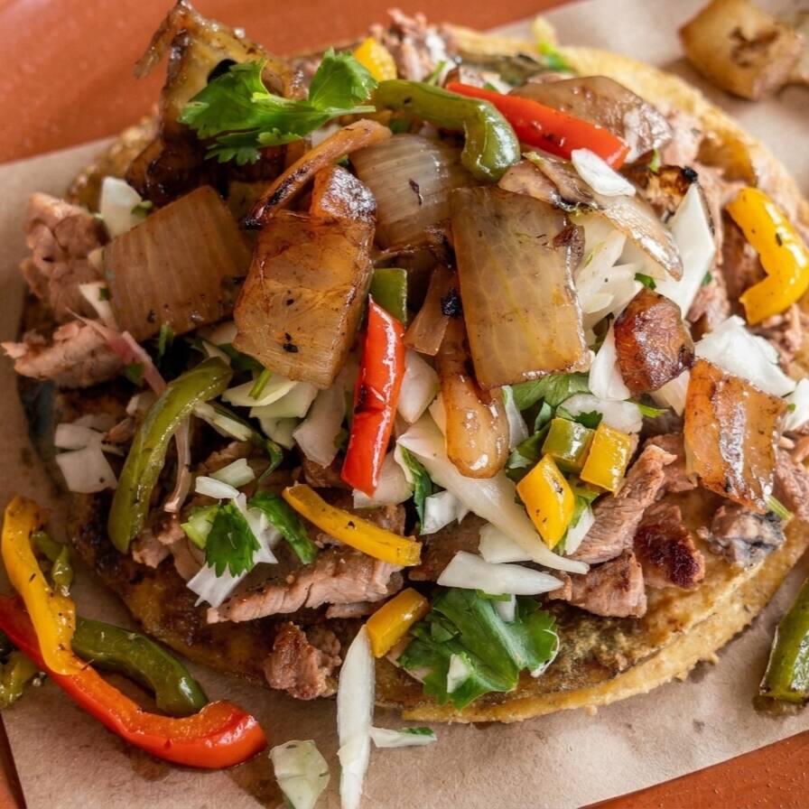 Taco Asado con Alambre Maiz