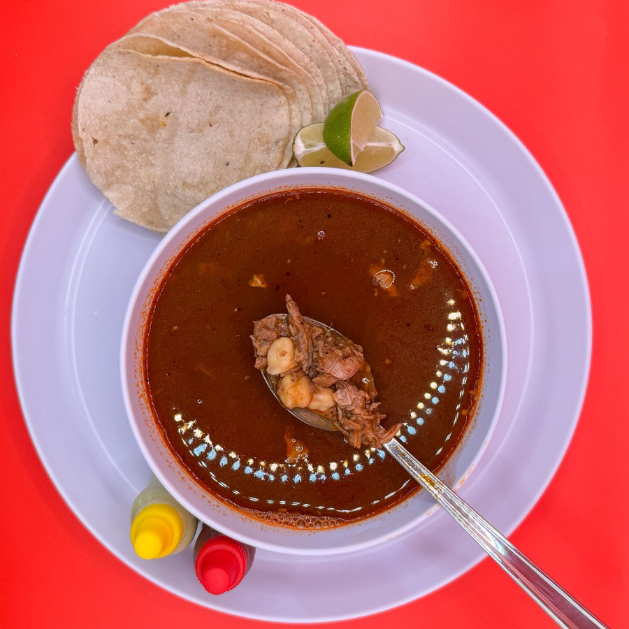Consomé con Carne