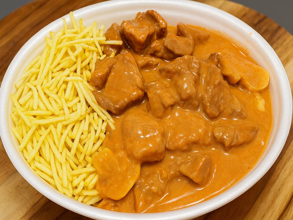 Marmitas Da Clau - Estrogonofe E Feijoada