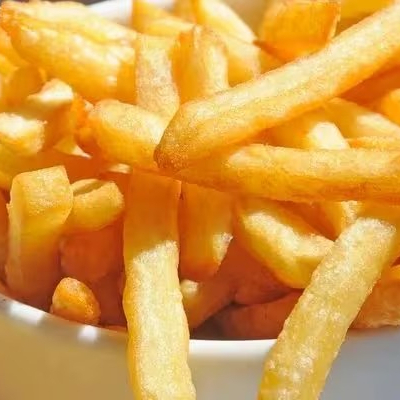 Porção de 400 gramas de batatas fritas sequinhas!