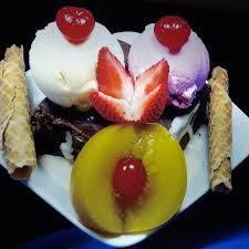 Brownie con Helado y Queso