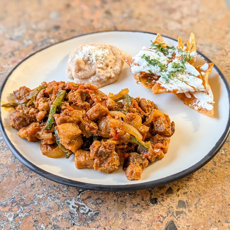 Chicharrones en Salsa Roja o Verde