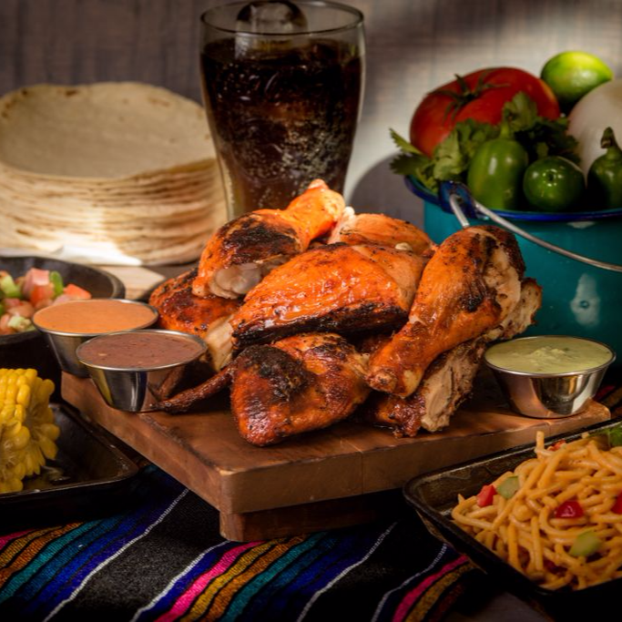 1 Pollo Asado+ 2 Guarniciones+ 2 Papas