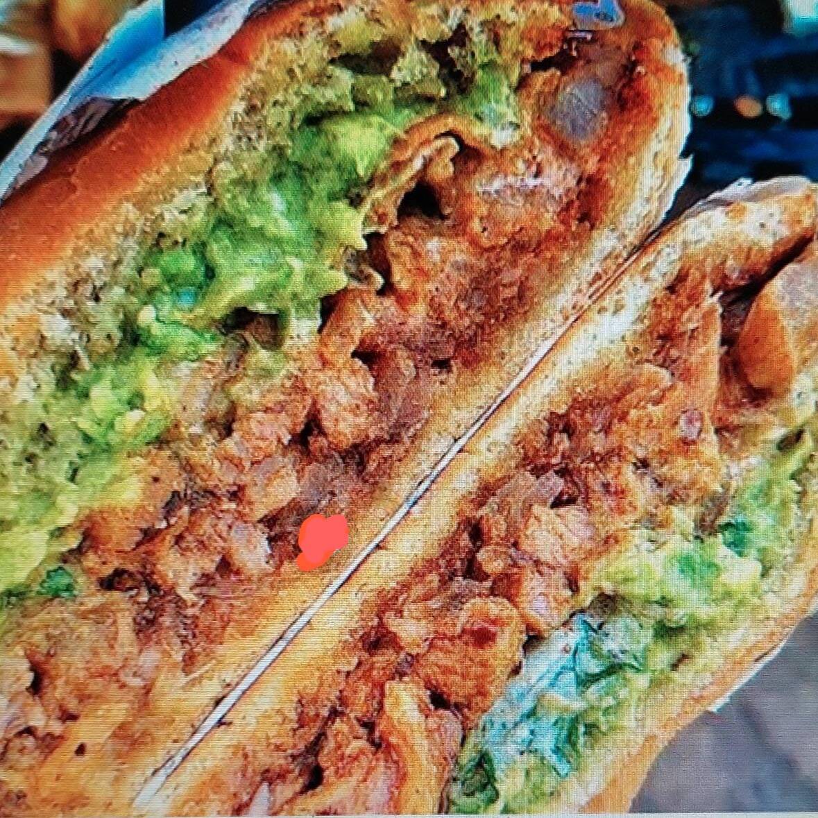 TORTA ARAMAR (CARNE ADOBADA, FRIJOLITOS, GUACAMOLE