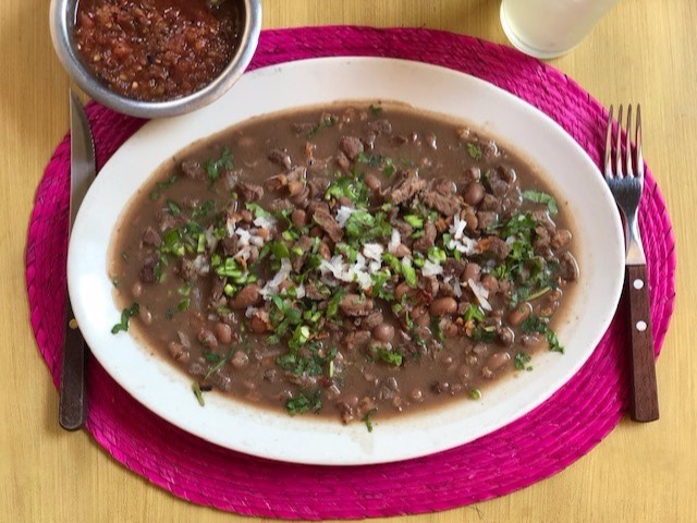 Chicharrón con Frijoles