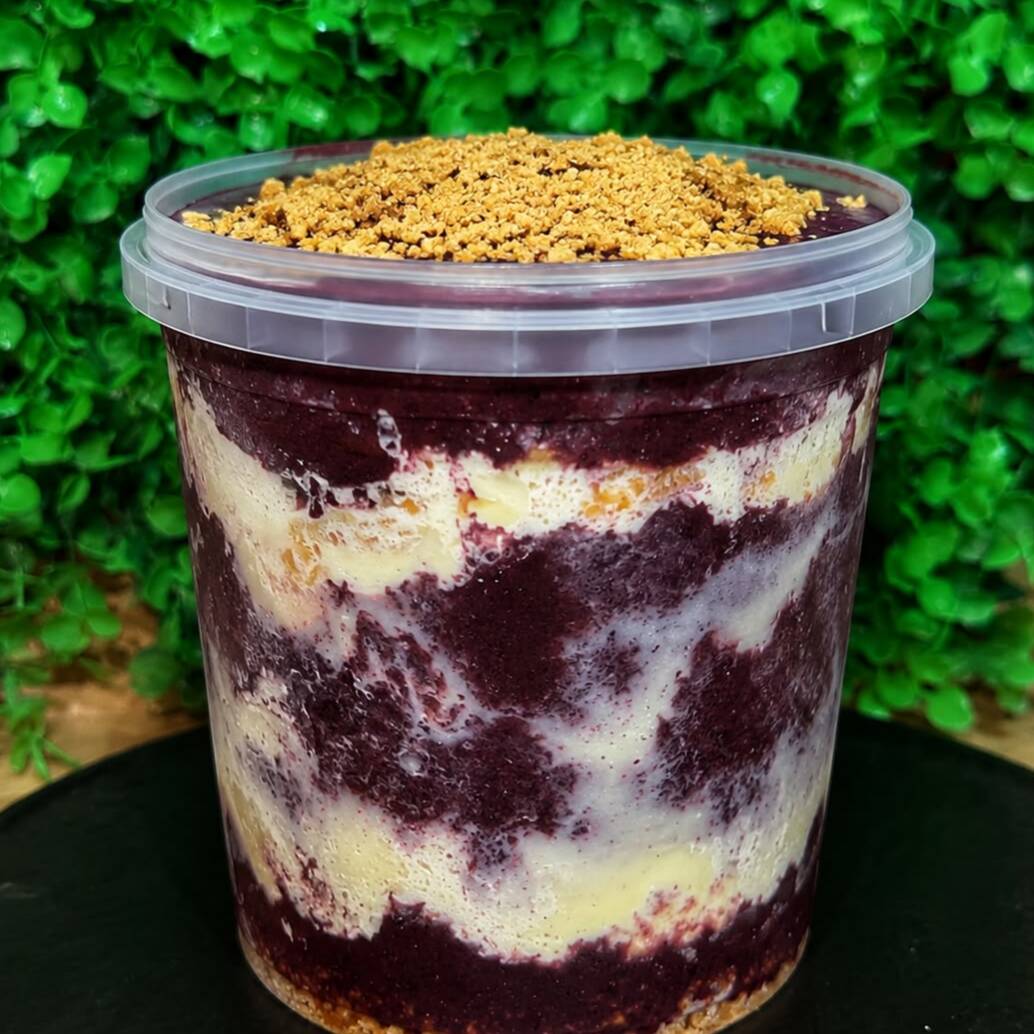 Açaí, Leite em Pó , Leite Condensado. ( FRUTA A SUA ESCOLHA )
EM CAMADAS.