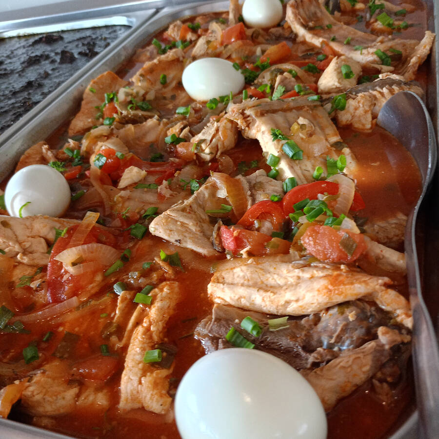Acompanhamento arroz, feijão, Macarrão, salada e farofa