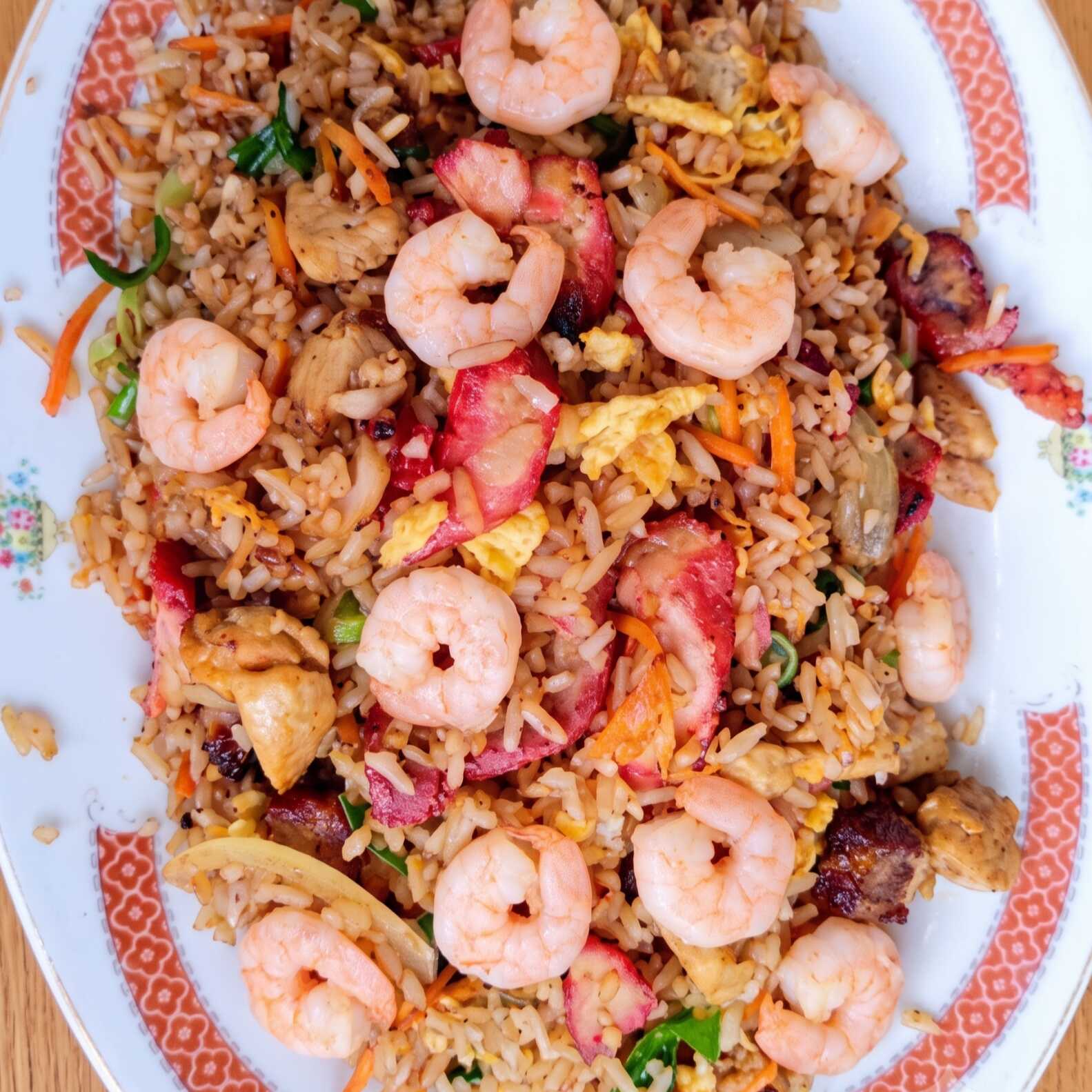 9. Arroz Frito con Camarones