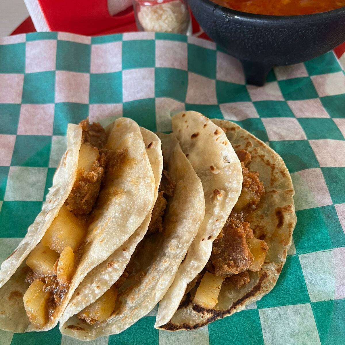 3 Tortillas de Harina + Bebida