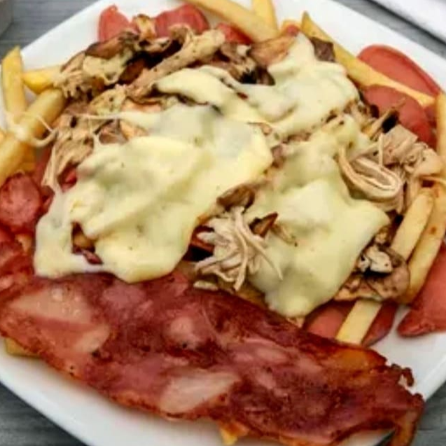 Salchipapa Americana Especial