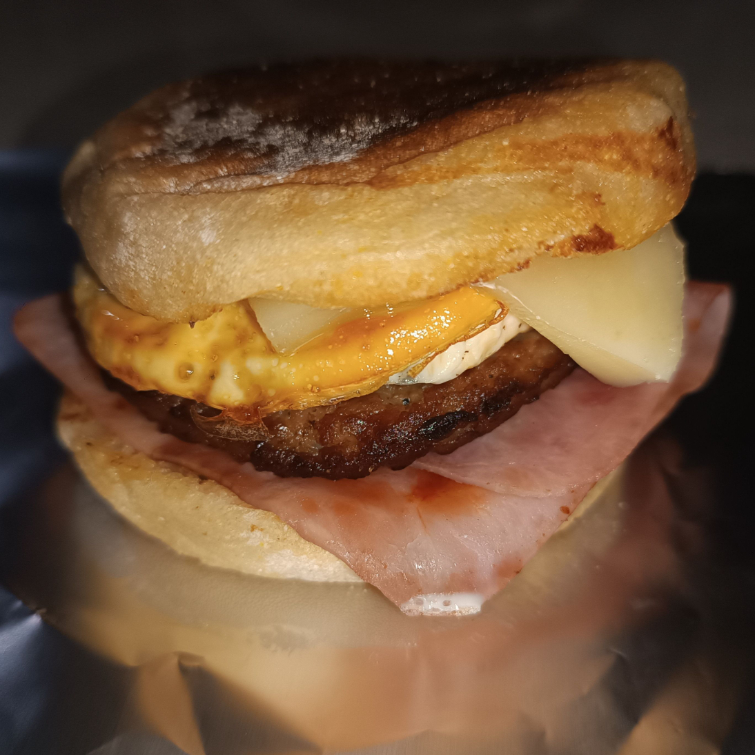 Muffin Sausage, Huevo, Y Queso.