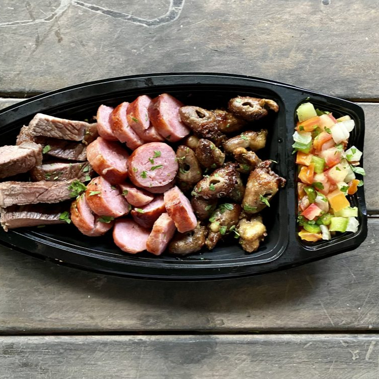 Alcatra,linguiça toscana,frango,coracao,bacon,batata frita,finagrete e farofa