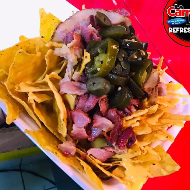 Nachos con Tocino