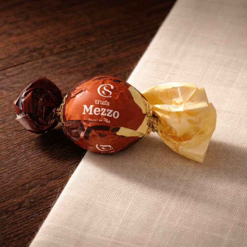 Trufa de chocolate ao leite sabor tradicional/branco.