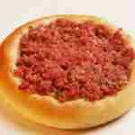 Calabresa moída, tomate e cebola.