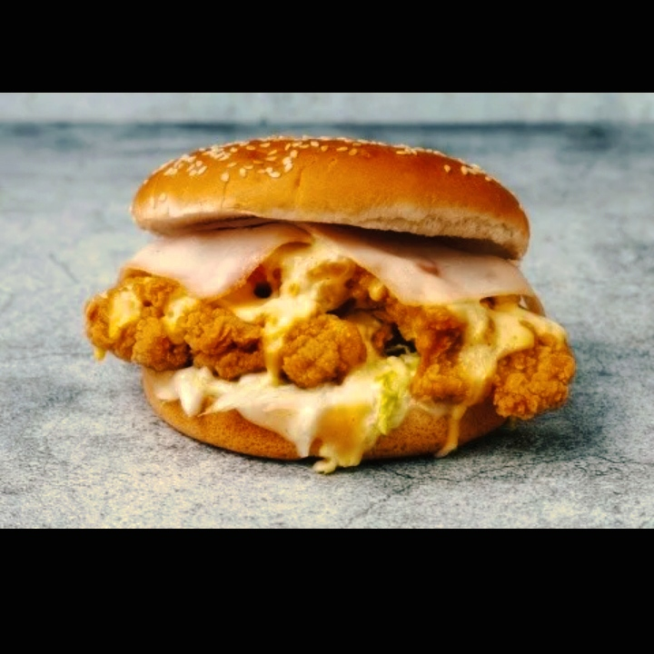 Hamburguesa de Pollo Krunchy Estilo Asadero