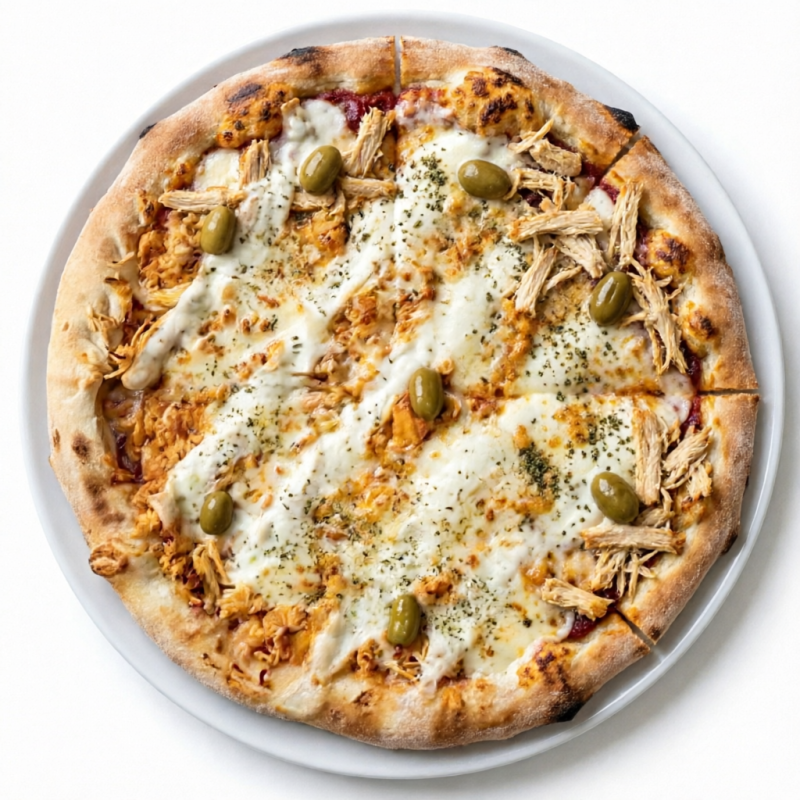 Descubra a irresistível combinação de suculentos pedaços de frango desfiado e o cremoso Catupiry nesta nossa oferta especial. Esta deliciosa pizza de Frango com Catupiry, preparada com uma generosa camada de queijo mussarela derretido, promete um sabor autêntico e inesquecível.