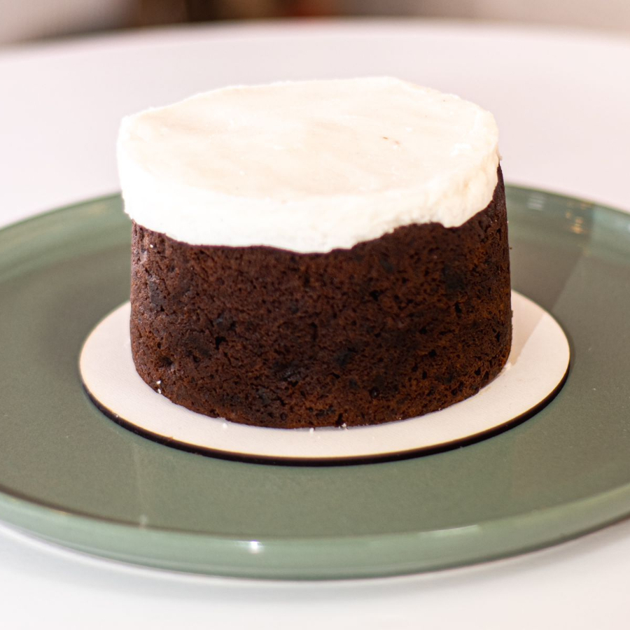 o tradicional bolo de noiva do jeito que tem que ser. finalizado com glacê marmore.