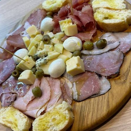 Gorgonzola, Gouda, Parmesão ou Provolone