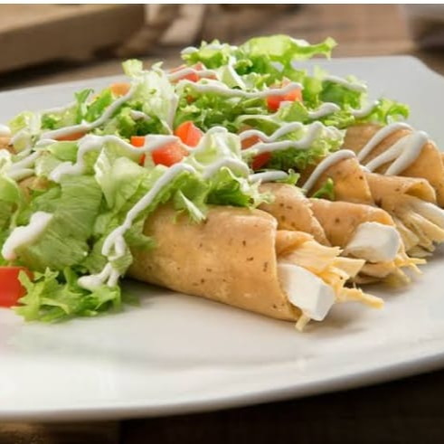Tacos dorados de pollo