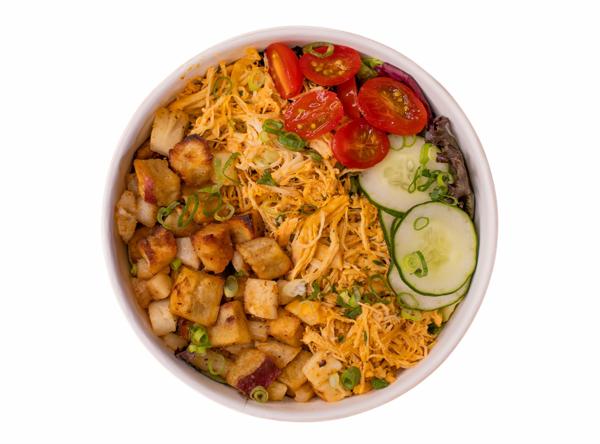 Uma opção deliciosa de salada, com ingredientes combinados para se tornar uma refeição completa!
Escolha um de nossos deliciosos molhos para acompanhar!
Preparada com peito de frango, mix de folhas, batata doce, tomate cereja, abacaxi, pepino, alho, cebolinha, salsa, azeite de oliva, páprica defumada, zathar e sal.
Não contém glúten
Não contém lactose
*Ingredientes de preparo não podem ser alterados.
Serve 1 pessoa