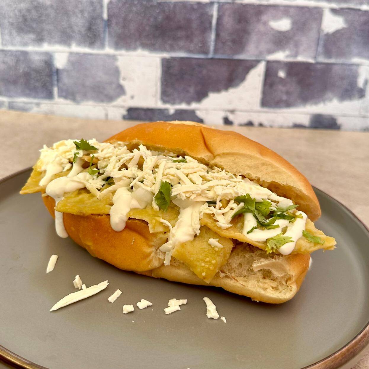 Tortas de Chilaquiles - Salsa Verde no Pica