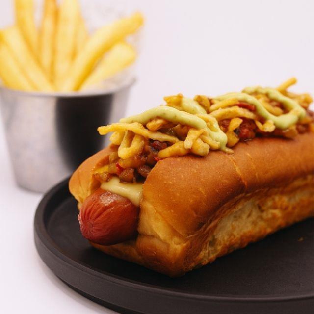 Chow chow hotdog