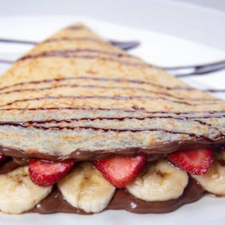 Crepa Frutal Fresa y Plátano con Nuez