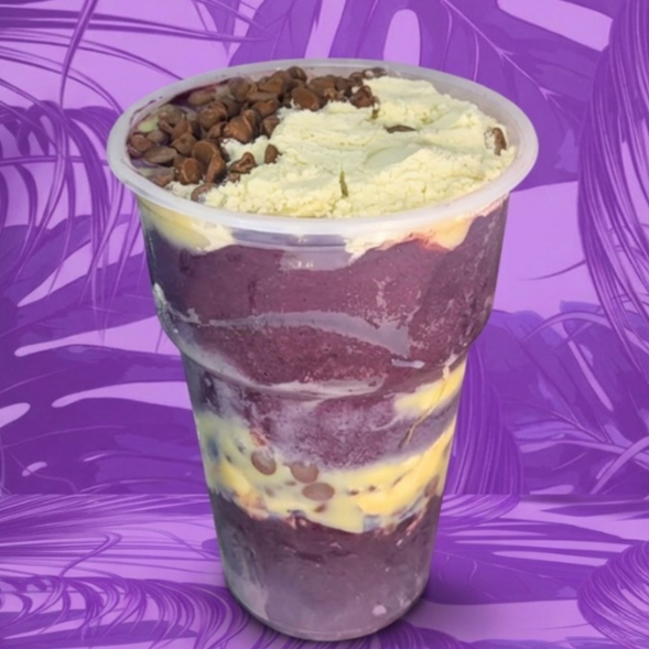 O Açaí mais saboroso e cremoso da região com direito a 5 complementos que vão dentro do copo para montar do seu jeito ! *Não enviamos complementos separadamente.