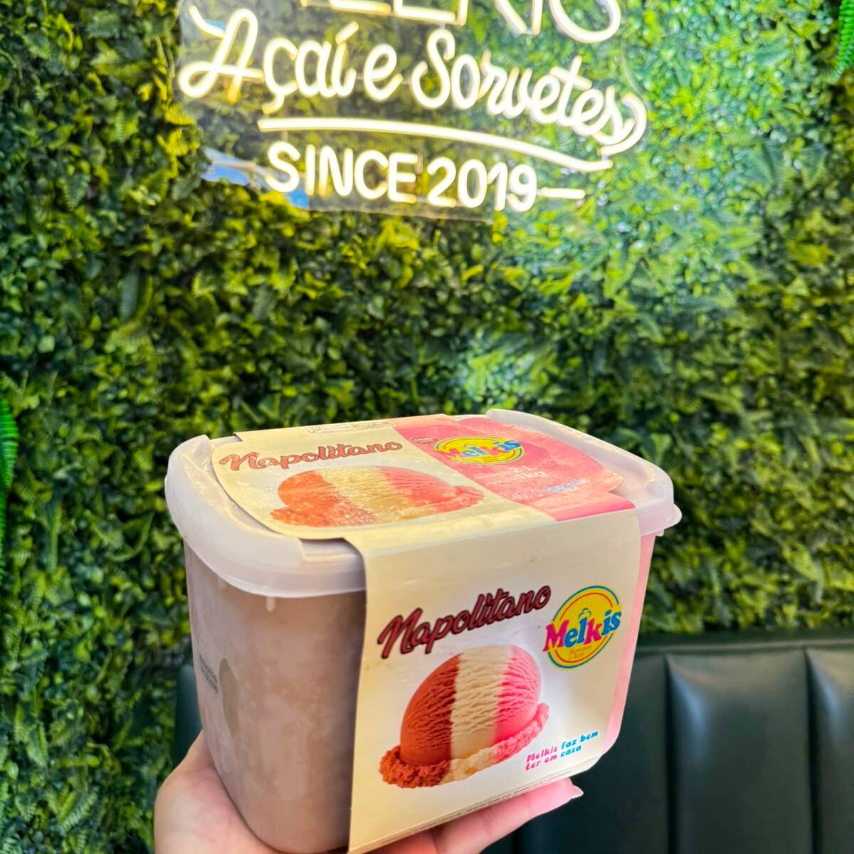 Sorvete de Napolitano, creme, morango e chocolate peça ja e conheça essa delicia!!