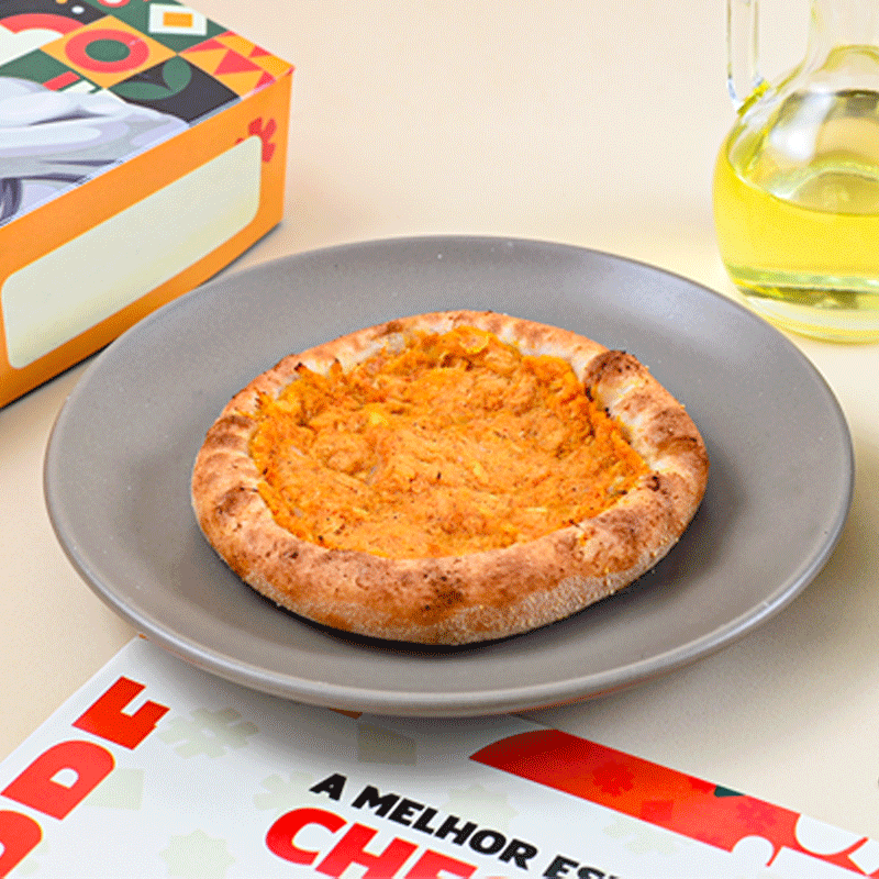 Recheio suculento de frango desfiado, temperado com especiarias especiais, envolto em uma massa levíssima. Uma combinação perfeita de sabor e maciez que vai te surpreender a cada mordida. Peça agora e descubra o sabor que vai conquistar seu paladar!