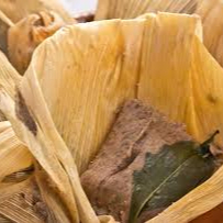 Frijol con Hoja Santa, Queso y Salsa