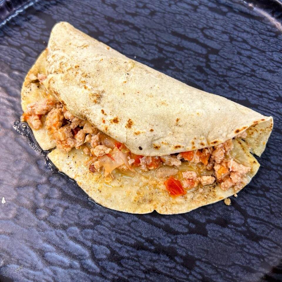 QUESADILLA DE PICADILLO