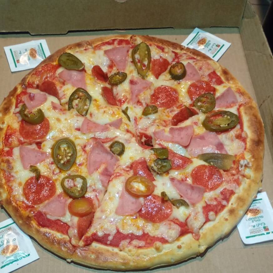 Pizza 3 ingredientes a elegir