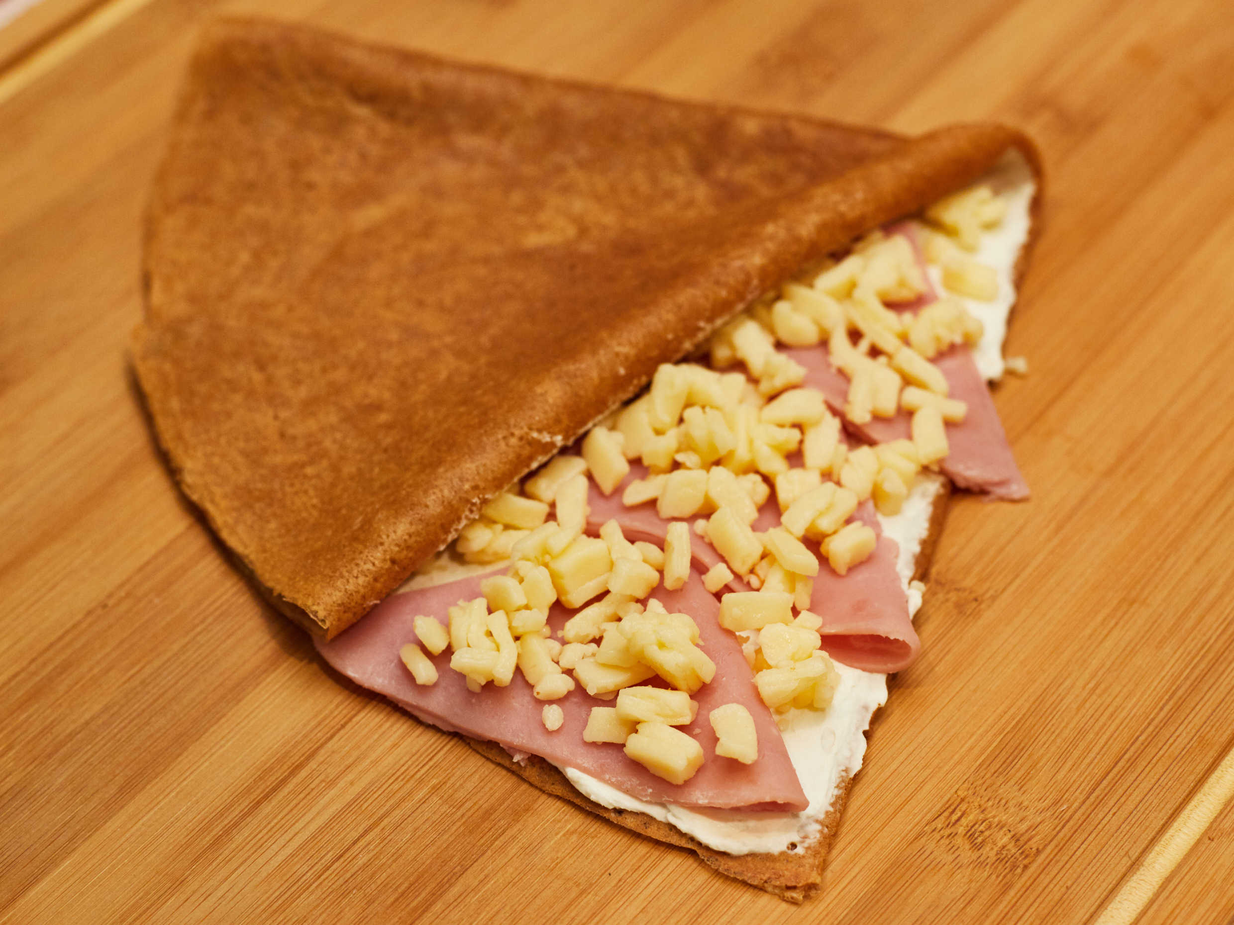 Crepa de Queso Manchego con Philadelphia y Jamón