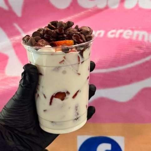 FRESAS CON CREMA TRADICONALES VASO MEDIANO 12 OZ