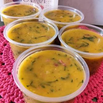 Delicioso caldo de mandioca com carne de pernil, temperos caseiros e cheiro verde 250ml13,99