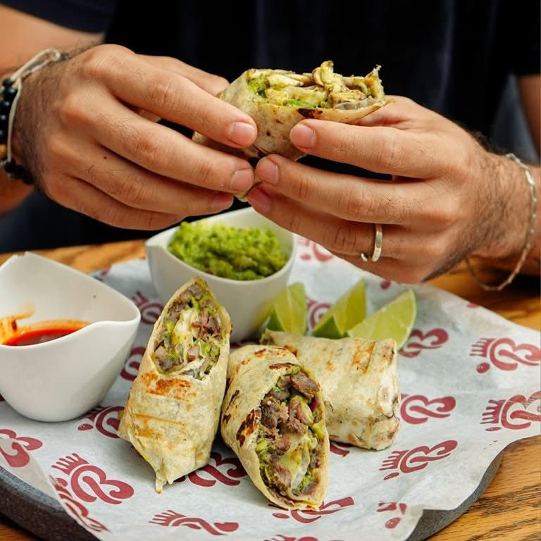 Burritos de Pollo y Arrachera (2 Pzas)