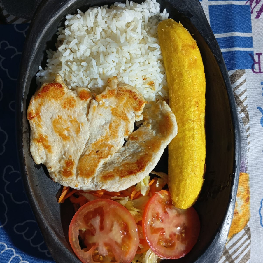 Almuerzo Ejecutivo con Filete de Pollo