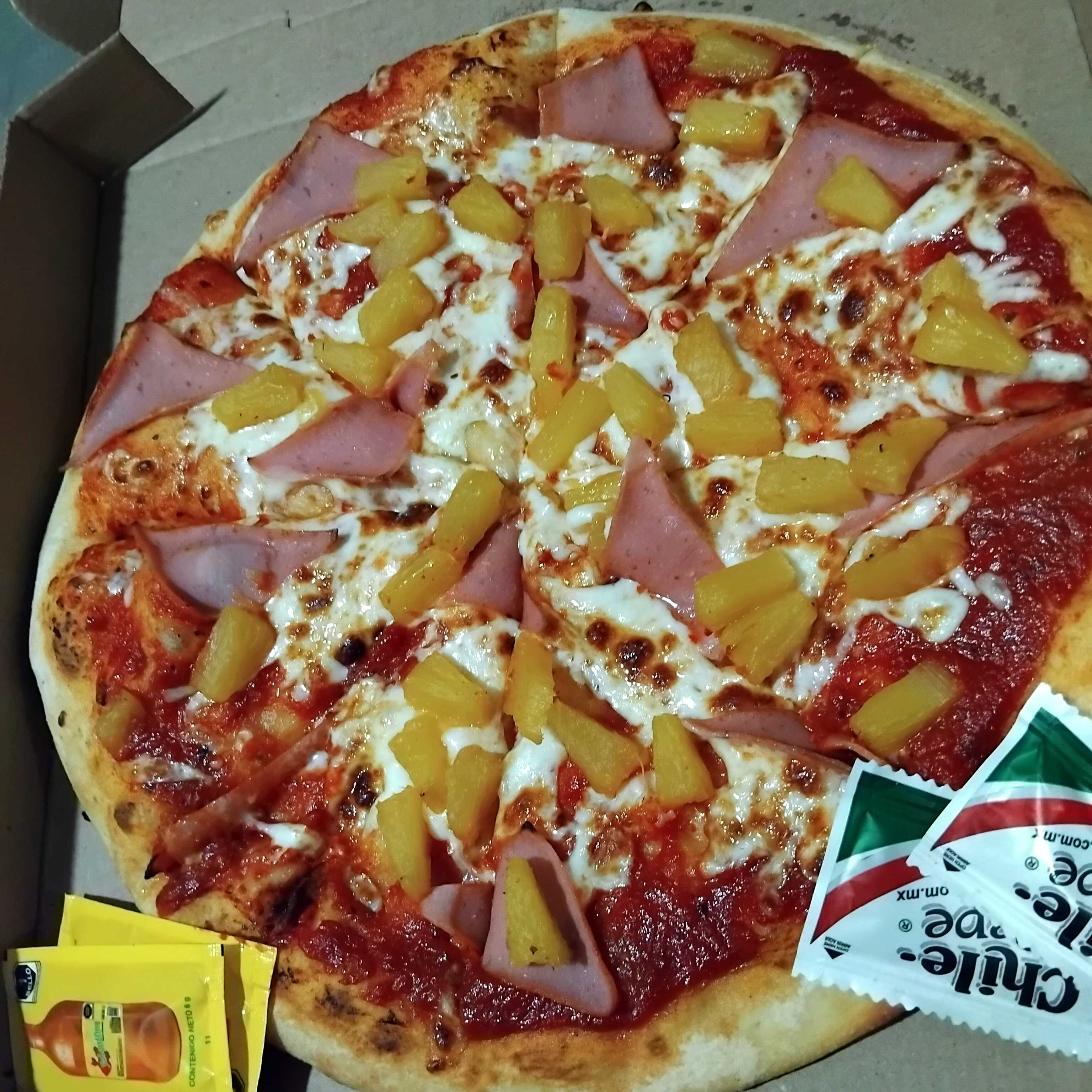 Pizza Hawaiana Mediana "8 rebanadas.