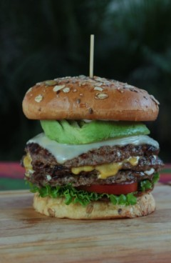HAMBURGUESA TRIPLE XXX