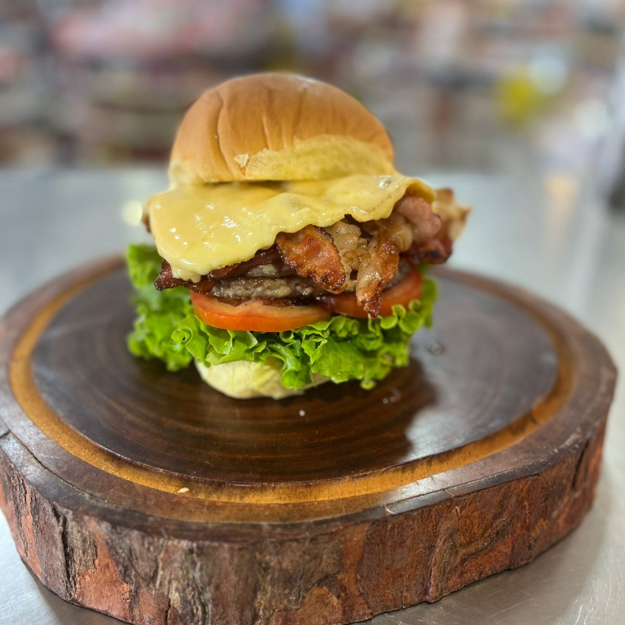 Pão de Hamburguer, Queijo Prato, Bacon e Hamburguer 90g