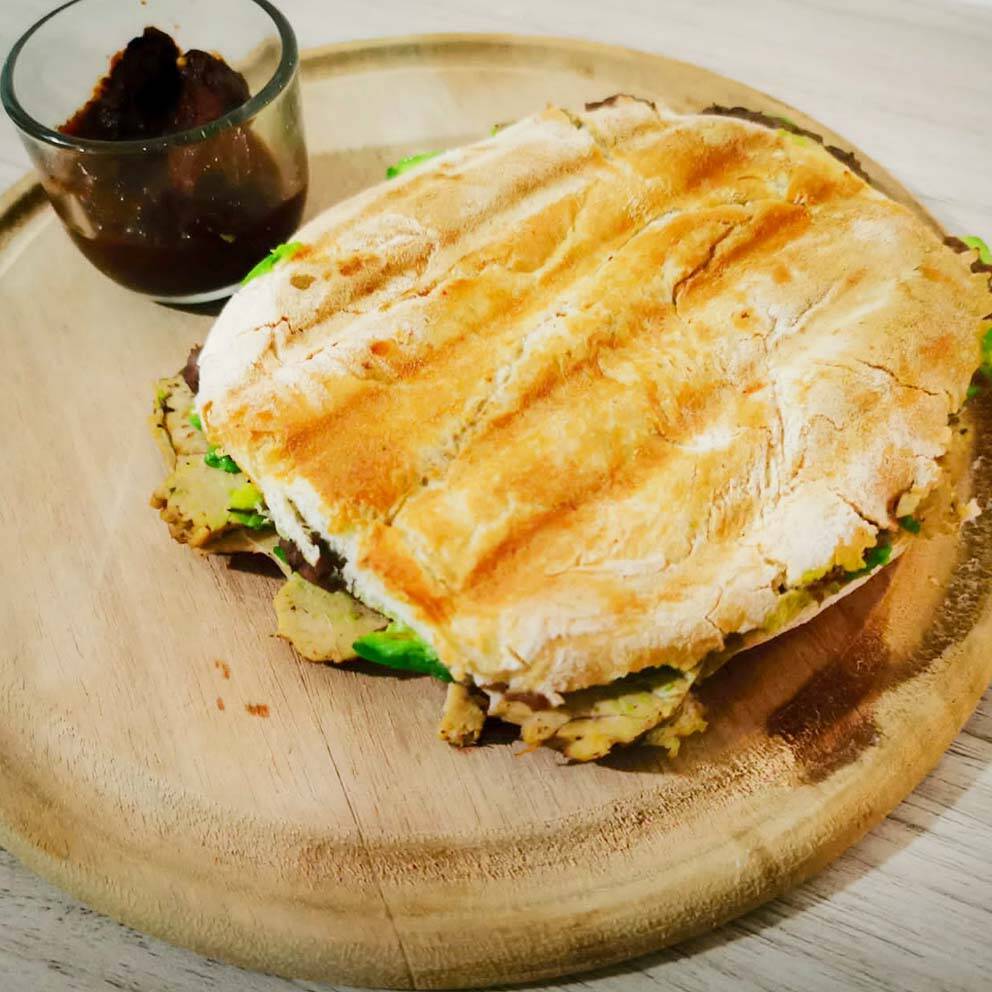 TORTA PLANCHADA DE MILANESA