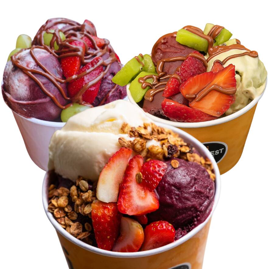 Três copos com açaí e/ou sorvete super cremoso. Monte cada um do seu jeito: até 2 sabores e 3 adicionais grátis por copo!