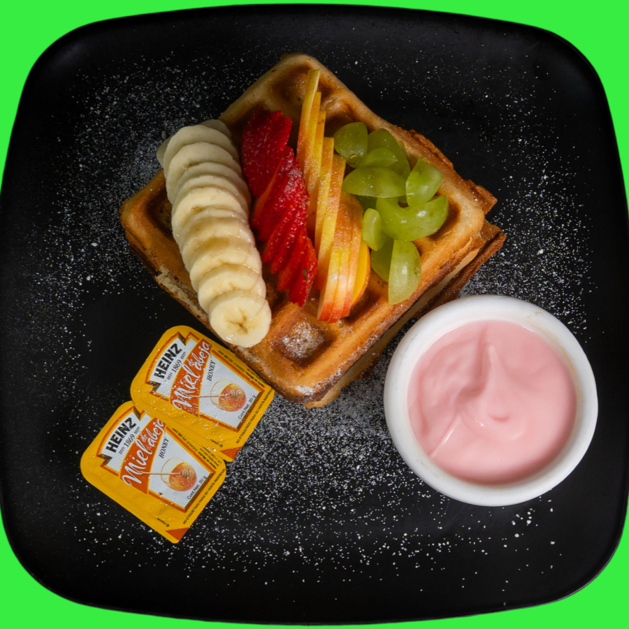 Waffles con Frutas y Helado